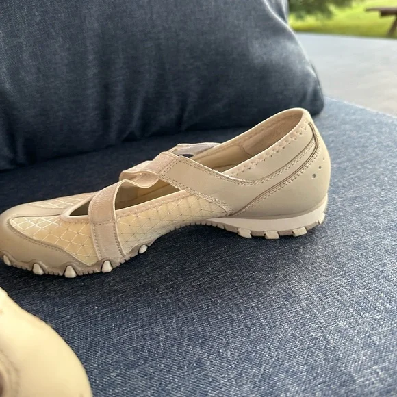 Skechers Beige Women's Athletic Shoes - Picture 5 of 10
